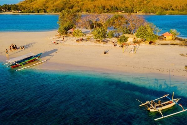 serunya-wisata-ke-gili-kedis-lombok.jpg