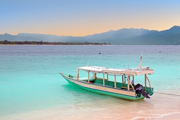 wisata-pantai-pink-lombok.jpg